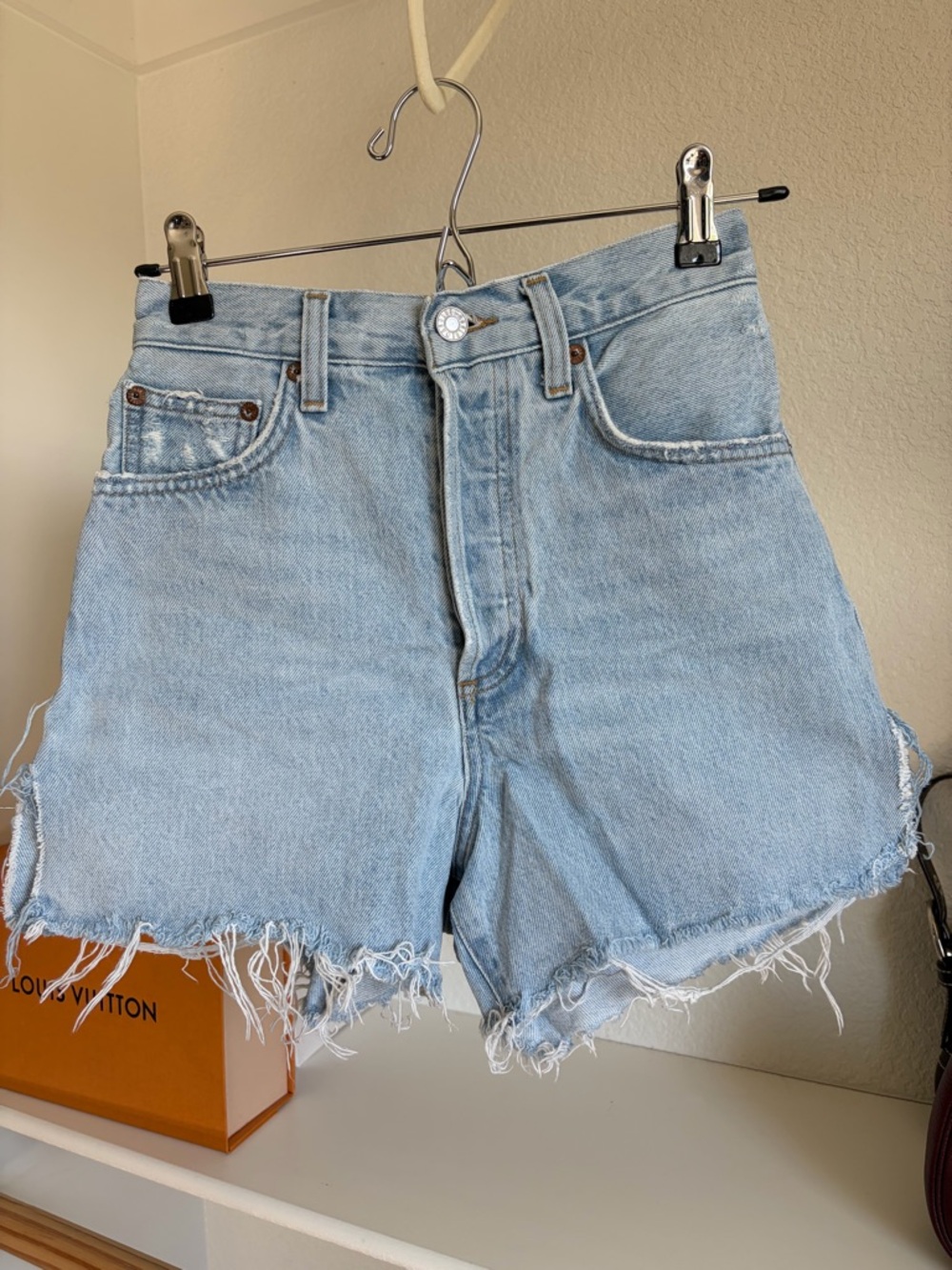 Agolde Dee Shorts Light Blue - High-Waist Light Blue Denim Cutoff Shorts